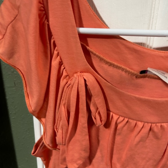 T.166 mark. Ruffle Top - Picture 2 of 5